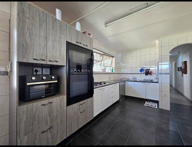 19,348M² SMALLHOLDING FOR SALE IN DE DEUR
